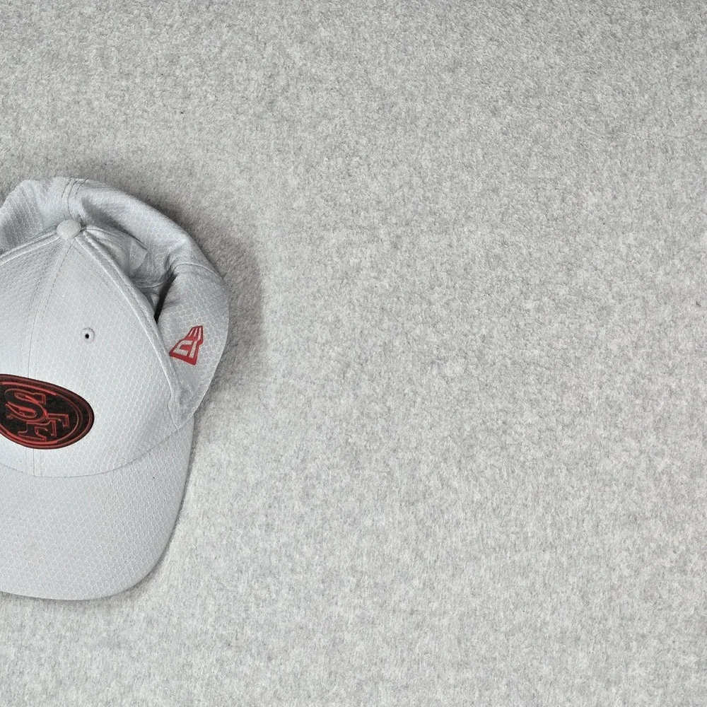 San Francisco 49ers Men Baseball Cap Small/ Medium Gray New Era Curved Fitted